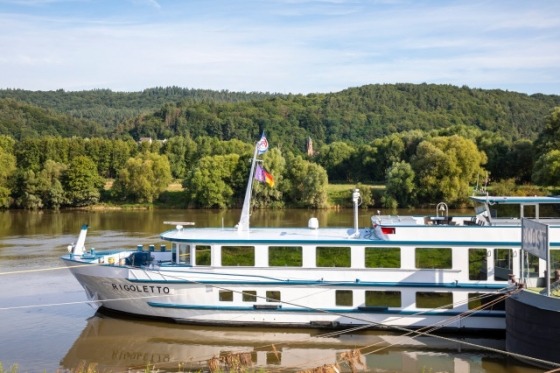 Rejsen går fra Danmark via Padborg til Trier ved Moselfloden, hvor vi hen på aftenen går om bord på MS Rigoletto